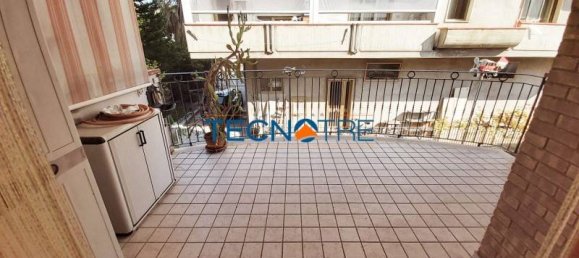 2 Schlafzimmer Wohnung in Martinsicuro, Italy, Nr. 210278 9