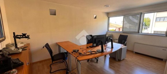 10 rooms Warehouse in Ponte San Nicolò, Italy No. 257670 6