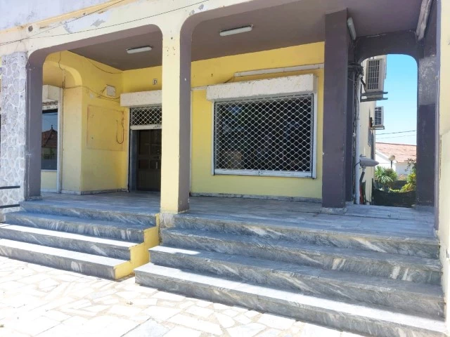 Gewerbliche Immobilie in Almada, Portugal 214m², Nr. 143029