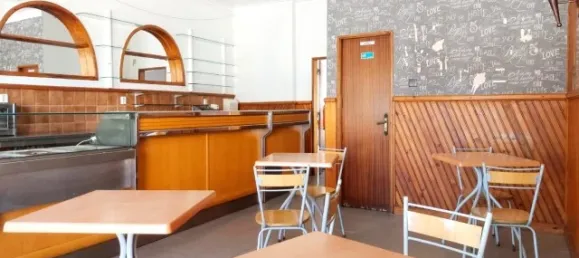 Gewerbliche Immobilie in Almada, Portugal 214m², Nr. 143029 5