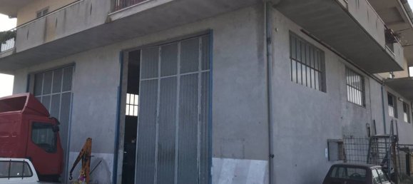 5 rooms Building in Fondi, Italy No. 29199 4