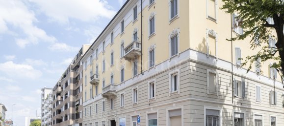 2 rooms Apartment in Milan, Italy No. 324966 2