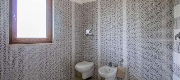 Вилла с 4 комнатами в Капотерра, Италия № 262998 36