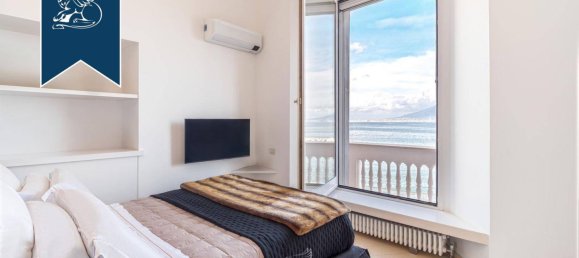 Квартира с 3 комнатами в Неаполь, Италия № 128574 20