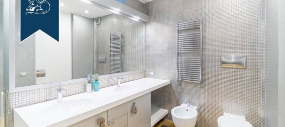 Квартира с 3 комнатами в Неаполь, Италия № 128574 17