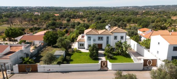 4 bedrooms Villa in Loule, Portugal No. 130132 16