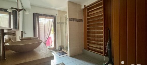 Apartamento de 3 dormitorios en Livry-Gargan, France No. 315589 13