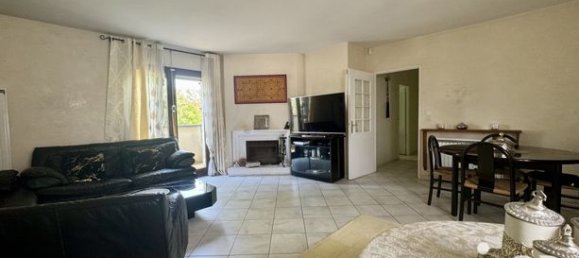 Apartamento de 3 dormitorios en Livry-Gargan, France No. 315589 5