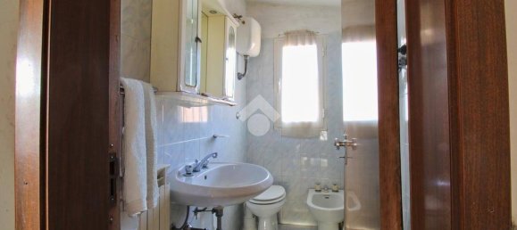 2 bedrooms Villa in Loreto, Italy No. 152824 16