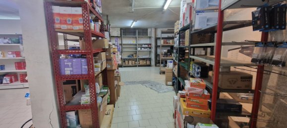 415m² Commercial property in Naples, Italy No. 267571 4