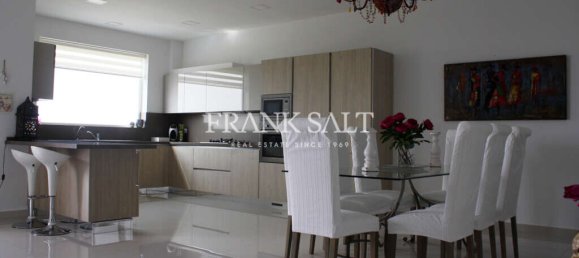 4 غرف نوم شقة في Mellieha, Malta رقم 7805 6