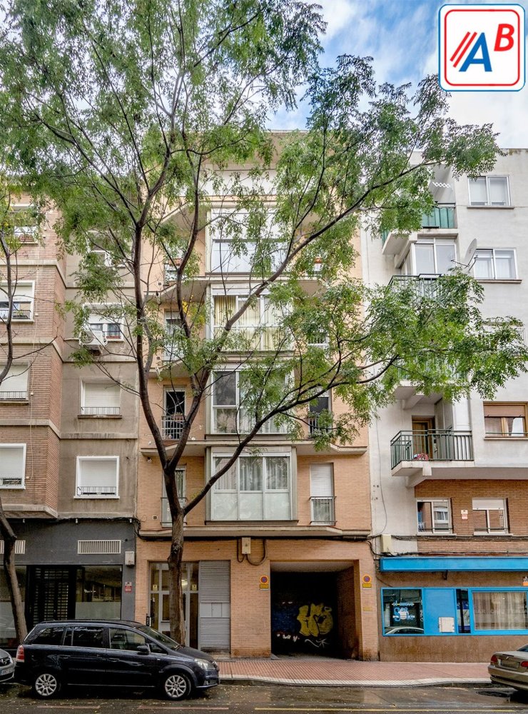 1 bedroom Apartment in Zaragoza, Spain No. 160038