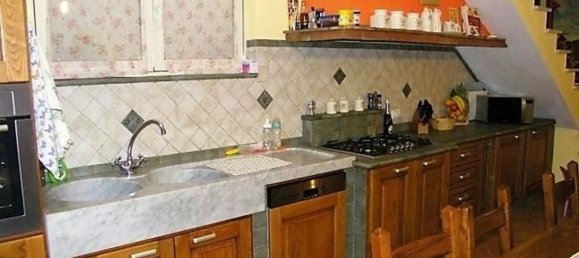 5-Zimmer Haus in Massa, Italy, Nr. 168987 9