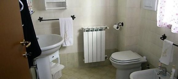 5-Zimmer Haus in Massa, Italy, Nr. 168987 7