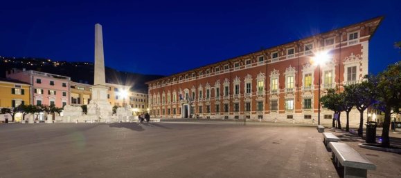 5-Zimmer Haus in Massa, Italy, Nr. 168987 15