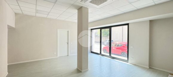 Офис с 2 комнатами в Брешиа, Италия № 309951 5