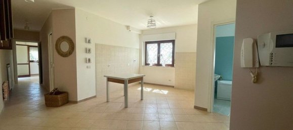 3 rooms Apartment in Rome, Italy No. 276500 5
