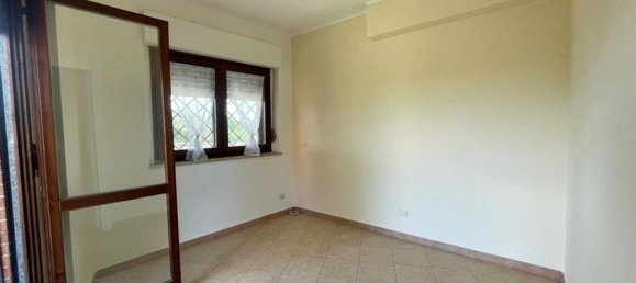 3 rooms Apartment in Rome, Italy No. 276500 9