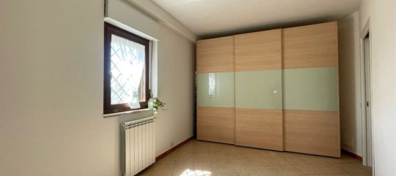 3 rooms Apartment in Rome, Italy No. 276500 3