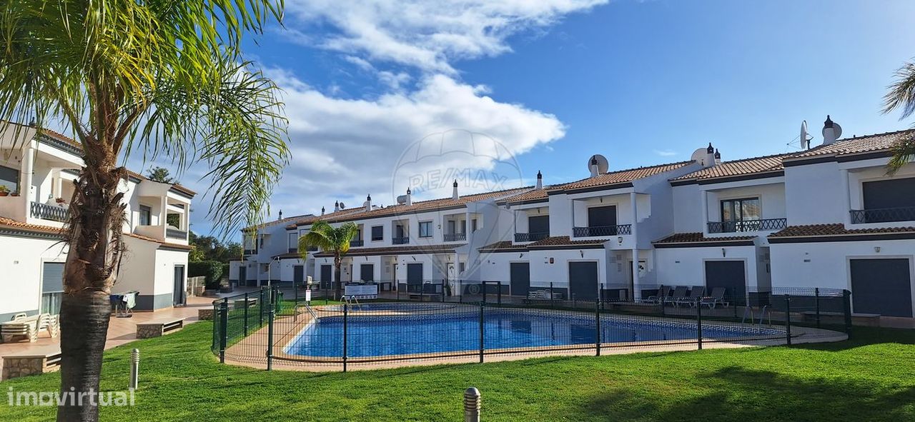 3 bedrooms House in Ferreiras, Portugal No. 18571