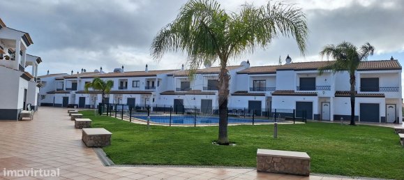 3 bedrooms House in Ferreiras, Portugal No. 18571 2