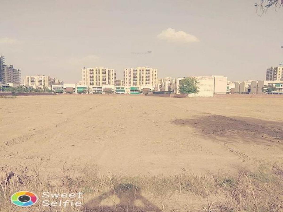  Land in Faridabad, India No. 36655