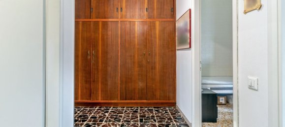 6 bedrooms House in Florence, Italy No. 372457 12