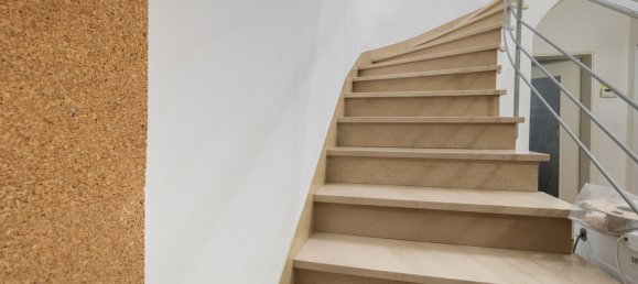 6 bedrooms House in Florence, Italy No. 372457 8