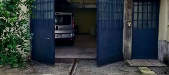 458m² Warehouse in Anzano del Parco, Italy No. 187597 4