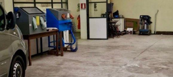 458m² Warehouse in Anzano del Parco, Italy No. 187597 8