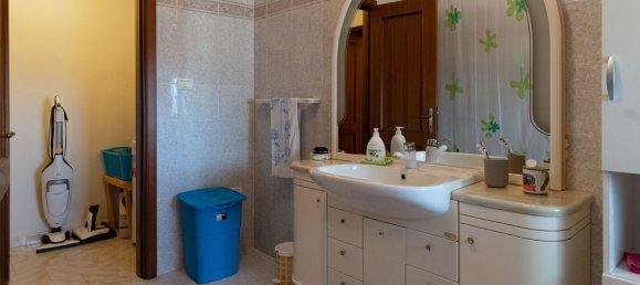 4 bedrooms Apartment in Rocca San Giovanni, Italy No. 289266 18