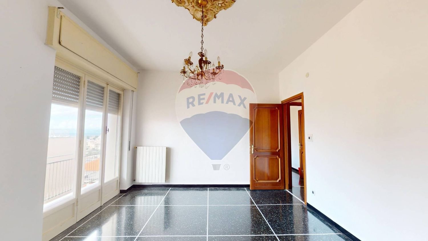 5 Schlafzimmer Wohnung in Genoa, Italy, Nr. 381466