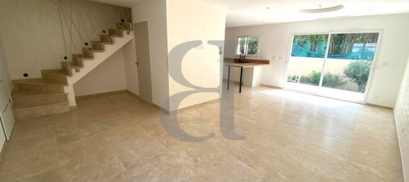 3 Schlafzimmer Villa in Carpentras, France, Nr. 360736 2