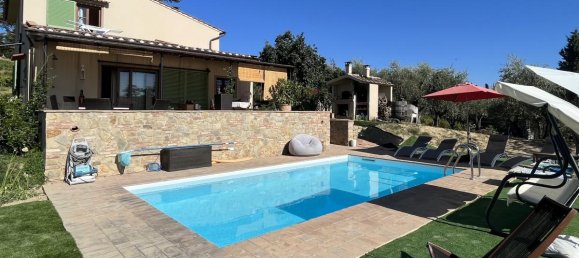 3 bedrooms House in Terricciola, Italy No. 399 2