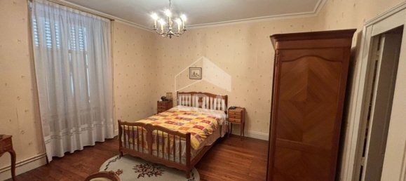 Casa de 4 dormitorios en Chateauroux, France No. 76260 9