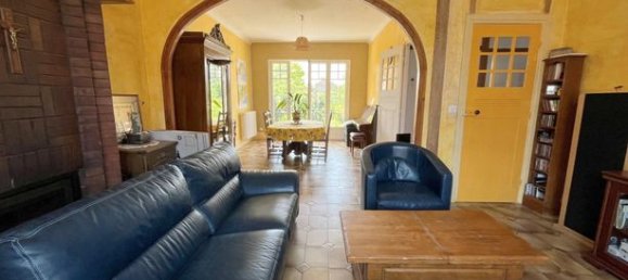 4 Schlafzimmer Haus in Margny-les-Compiegne, France, Nr. 300372 3