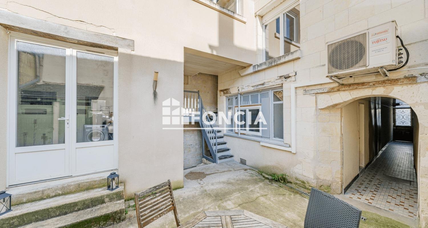 Edificio de 5 habitaciónes en Bourgueil, France No. 226993