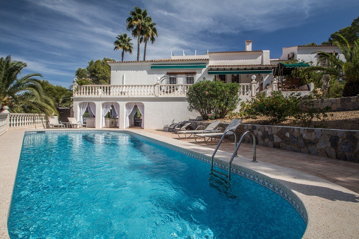 4 bedrooms Villa in Albir, Spain No. 13204