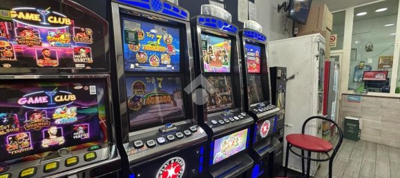 45m² Commercial property in Naples, Italy No. 176578 4