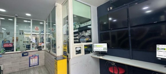 45m² Commercial property in Naples, Italy No. 176578 2