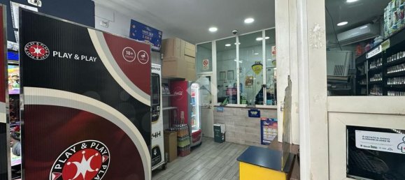 45m² Commercial property in Naples, Italy No. 176578 3