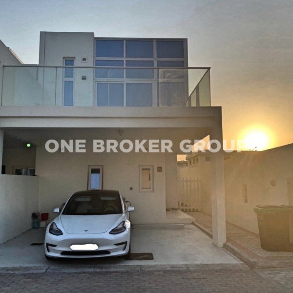 3 bedrooms Villa in Dubai, UAE No. 1899
