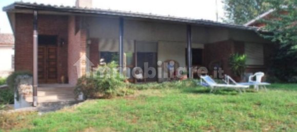 2 Schlafzimmer Villa in Cremona, Italy, Nr. 350921 4