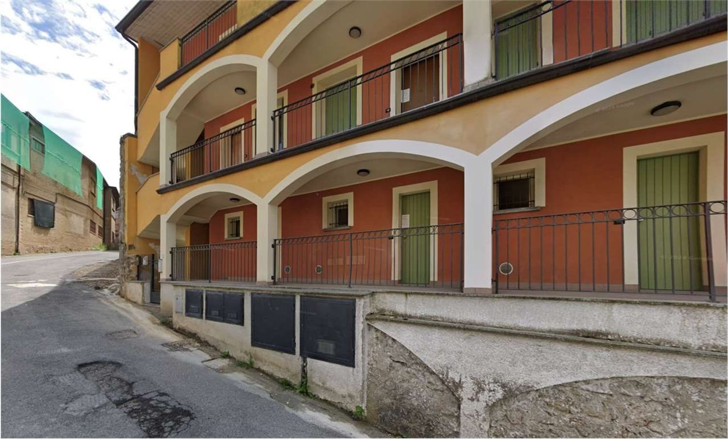 Квартира с 3 комнатами в Аньозине, Италия № 338441