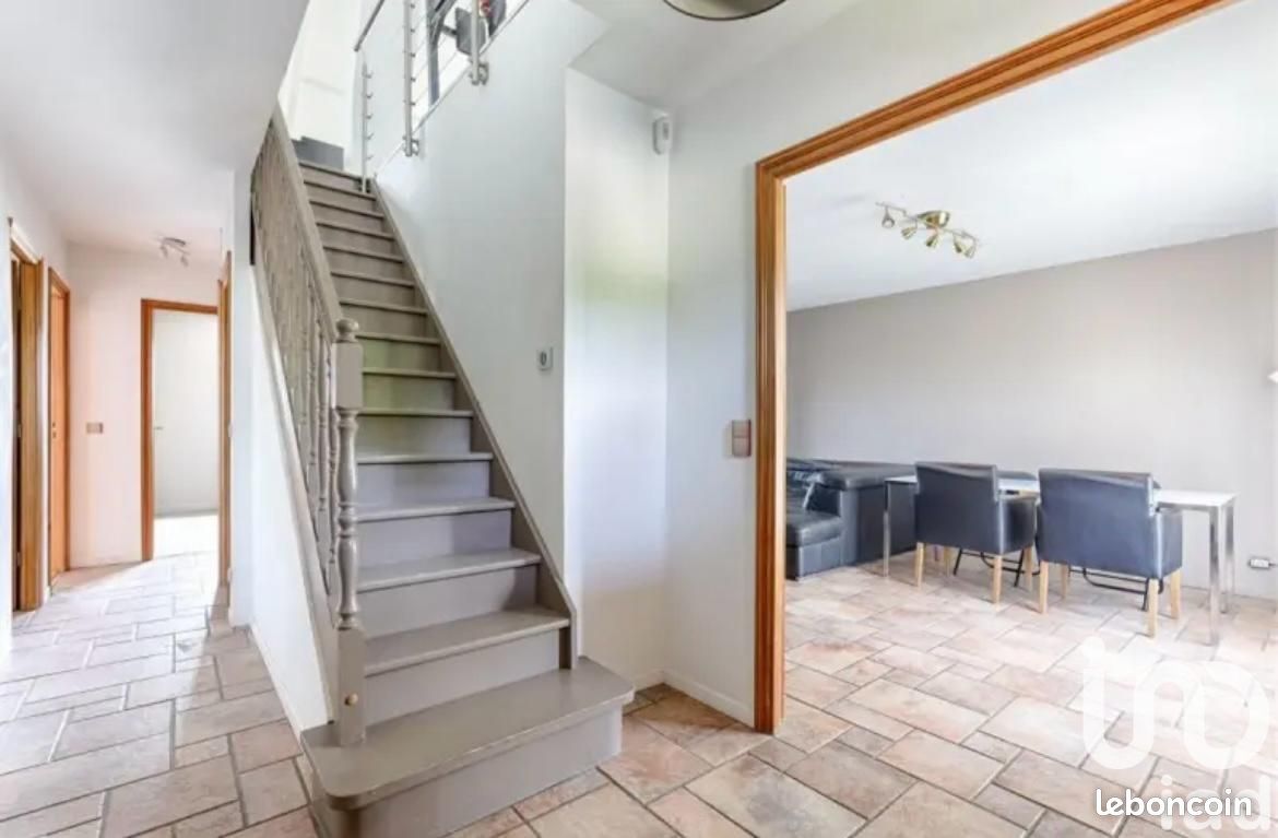 5غرفة منزل في Epinay-sous-Senart, France رقم 319424