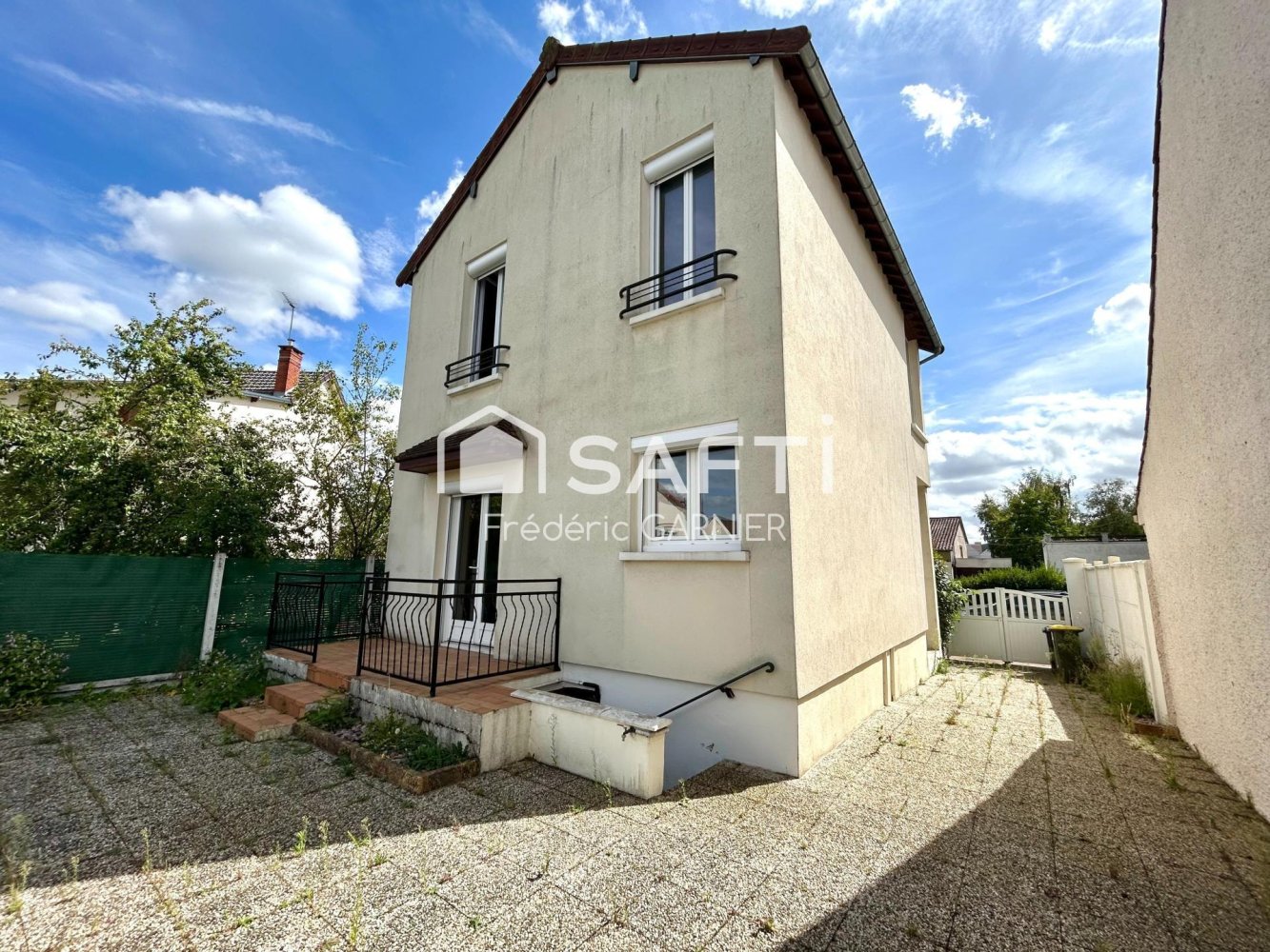 Casa T2 em Ozoir-la-Ferriere, France N.º 335010