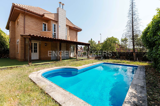 6 bedrooms House in Majadahonda, Spain No. 276384