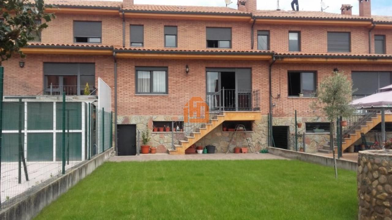 4 chambres Maison de ville à Benavides, Spain No. 123075