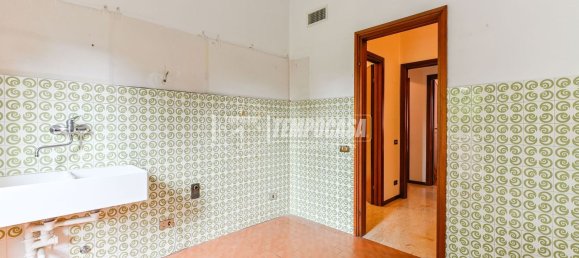 3-Zimmer Wohnung in Nova Milanese, Italy, Nr. 187379 10