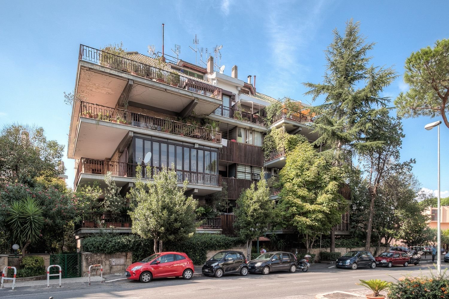 6 bedrooms Apartment in Rome, Italy No. 335505